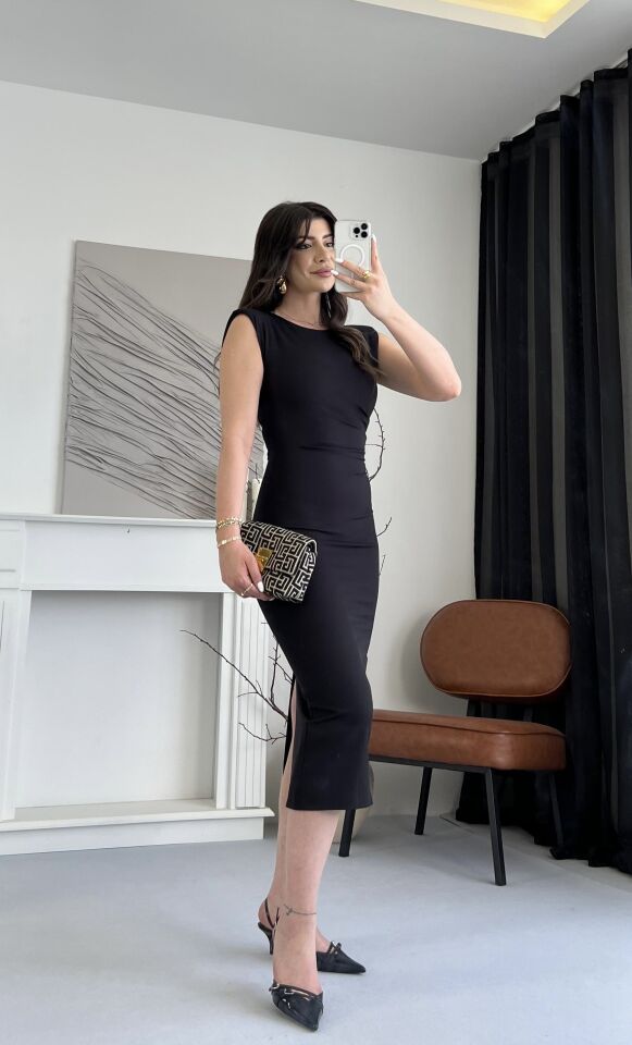 Vatkalı Drape Detaylı Siyah Kalem Elbise
