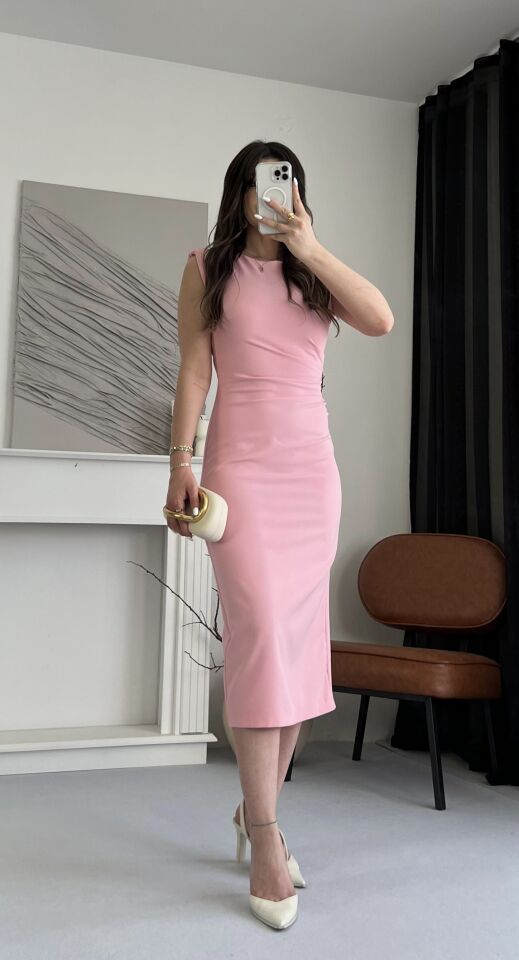 Vatkalı Drape Detaylı Pembe Kalem Elbise